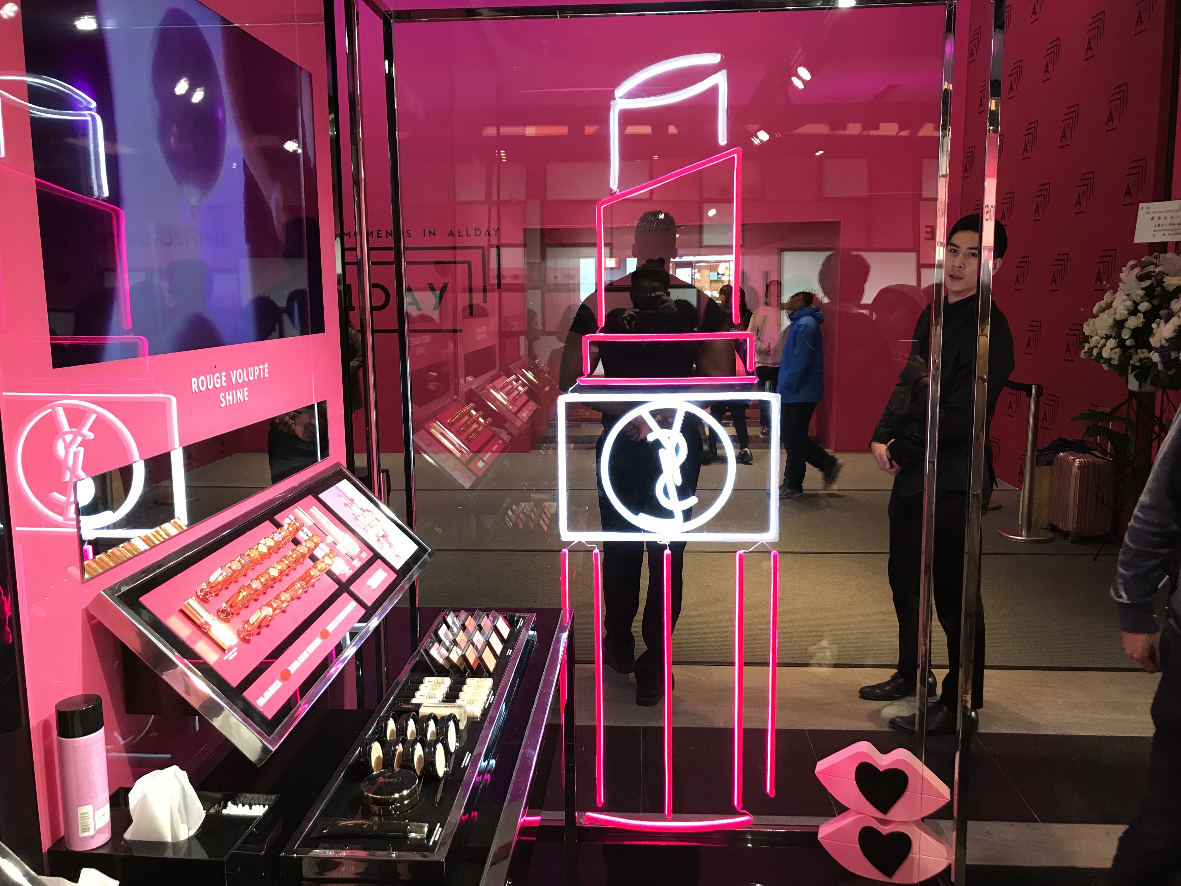 YSL唇膏背面 YSL唇膏背面