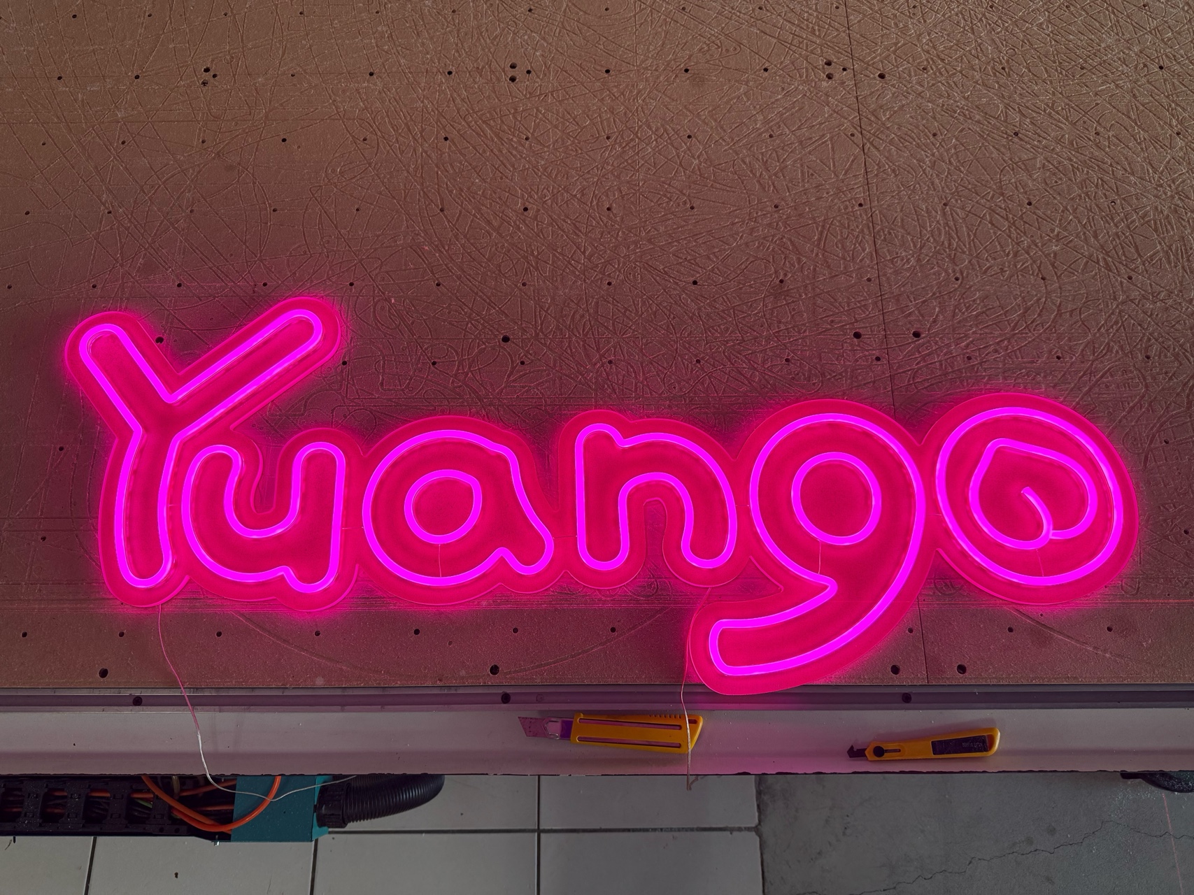 WP白粉色 - 亮燈狀況